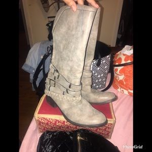 Grey boots